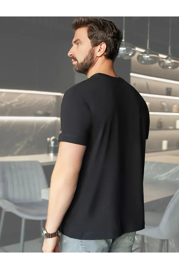 Футболка базовая полуприлегающая из премиального хлопка с принтом VILATTE, черный_компас - фото 2