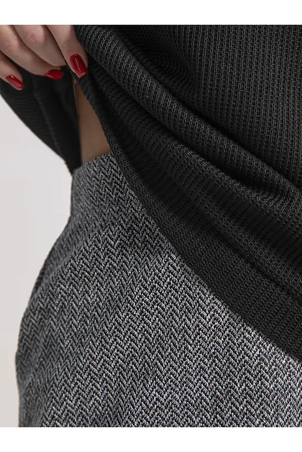 Костюм с юбкой Совершенство форм LADY TAIGA, черно-серый - фото 2