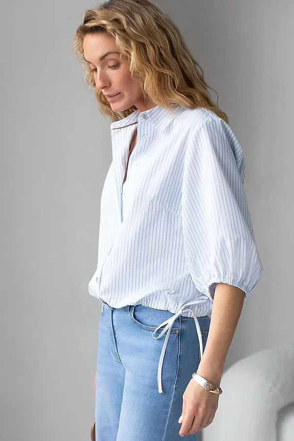 Укороченная блузка с рукавами буфами и с кулиской по низу из эластичного хлопка VILATTE, белый-темно-синий - фото 2