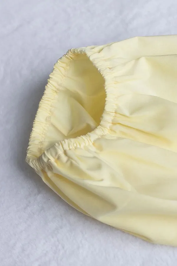 Укороченная блузка с рукавами буфами и с кулиской по низу из эластичного хлопка VILATTE, лимонный - фото 2