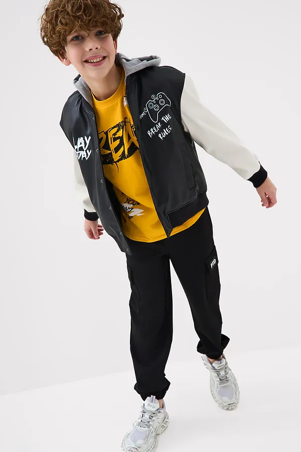 Куртка текстильная с полиуретановым покрытием для мальчиков (бомбер) PLAYTODAY, черный,белый,серый - фото 2