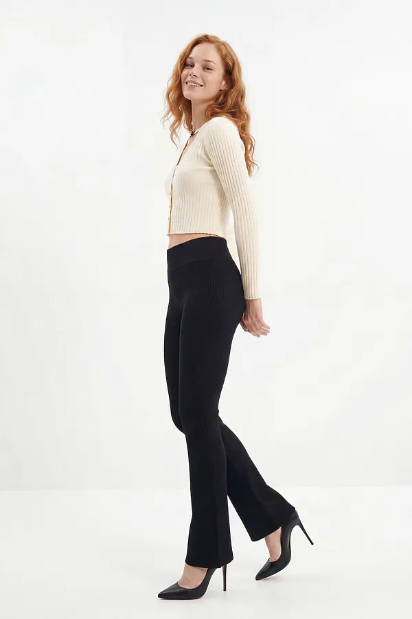 Легинсы расклешенные в рубчик женские черного цвета MTFORCE, черный - фото 2