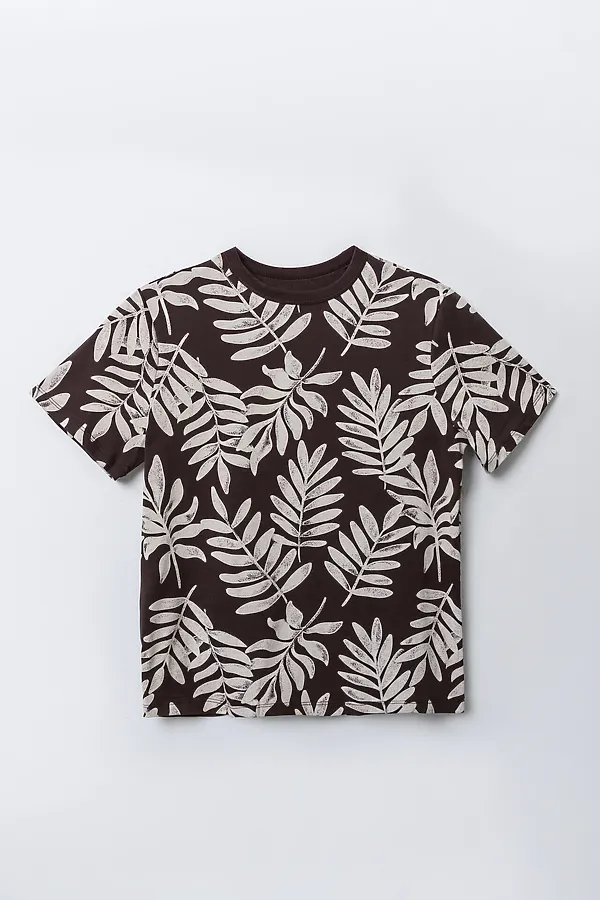 Футболка для мальчиков MARK FORMELLE, листья на шоколадном - фото 2