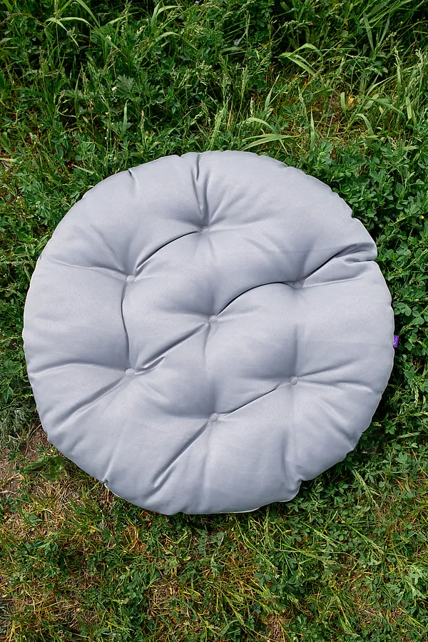 Подушка декоративная круглая на кресло 60 см, Грета(20%хл, 80%п/э), файбер, пакет с пл ручкой, ВО НАТАЛИ, светло-серый - фото 2