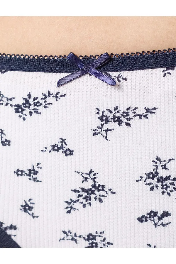 Трусы слипы со средней посадкой из эластичного трикотажа кашкорсе VILATTE, белый-т.синий цветы - фото 2