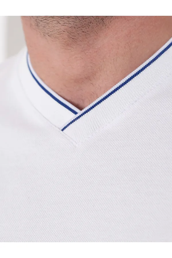 Футболка с V-вырезом из премиального хлопка с эластаном VILATTE, белый с полосой - фото 2