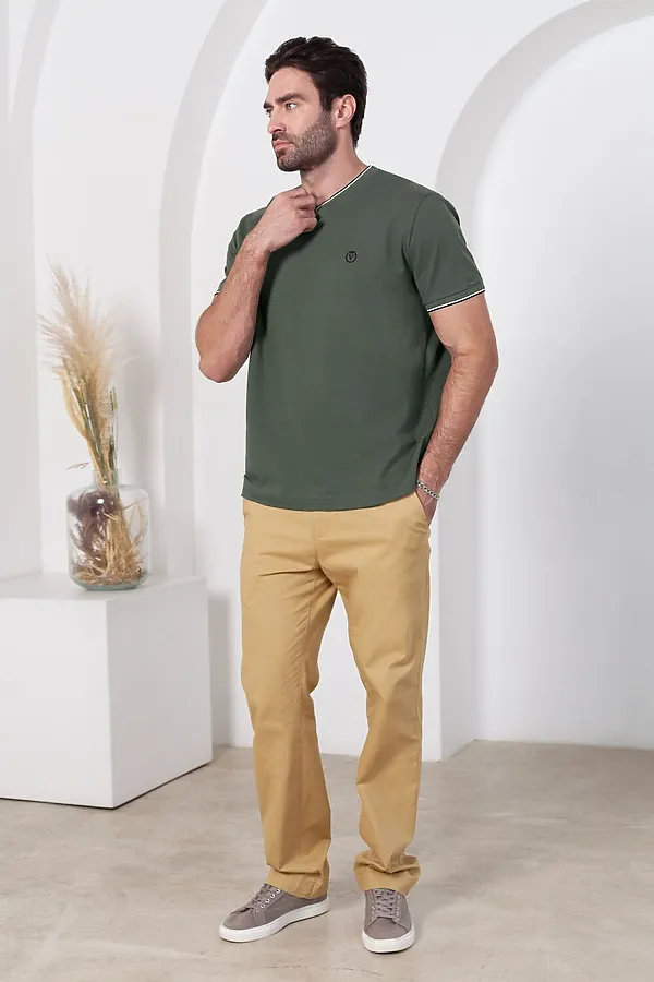 Футболка с V-вырезом из премиального хлопка с эластаном VILATTE, т.оливковый - фото 2