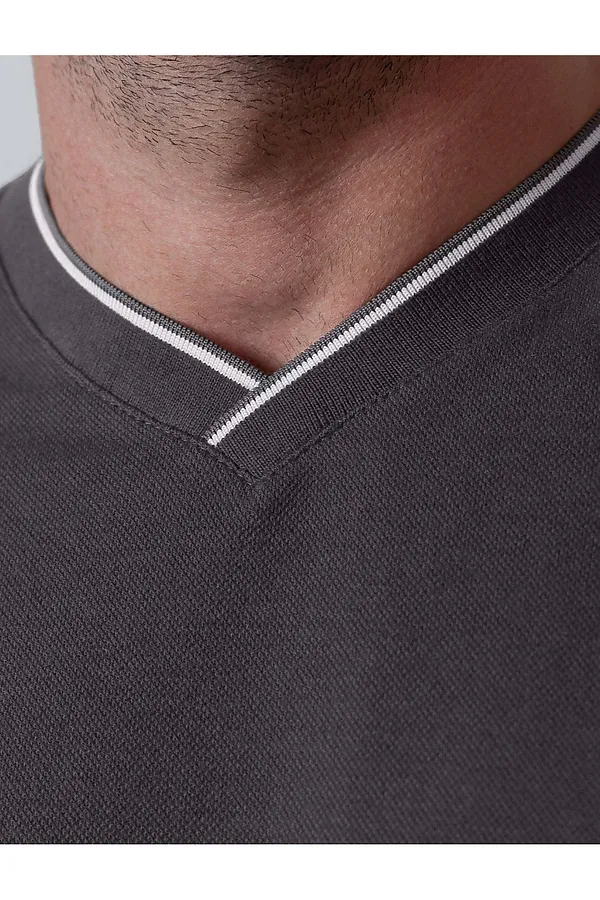 Футболка с V-вырезом из премиального хлопка с эластаном VILATTE, т.серый - фото 2