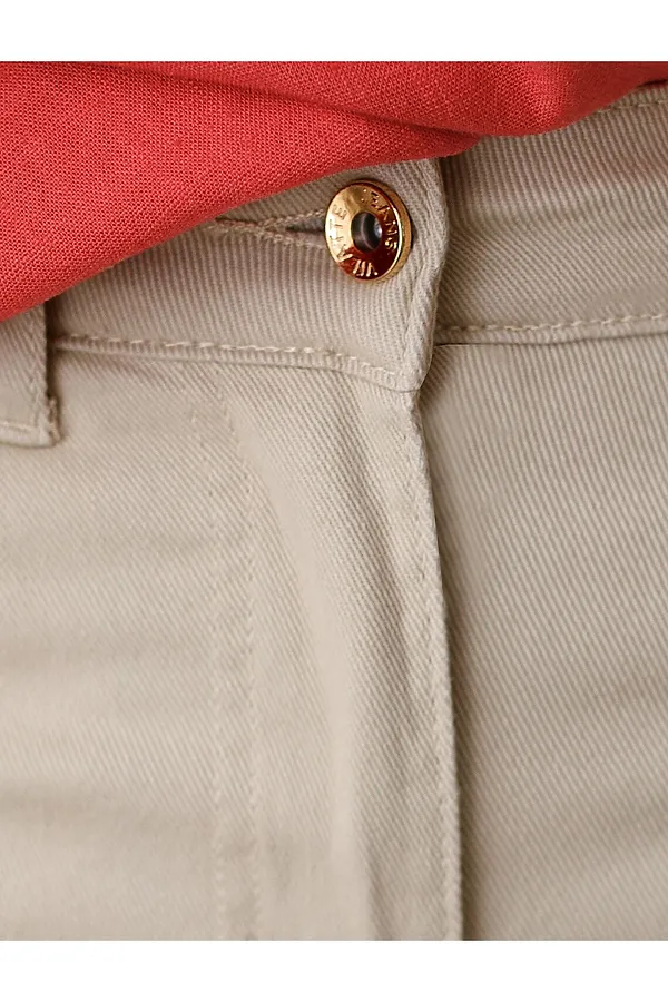 Джинсы клеш с прорезями и необработанным краем из эластичного денима средней плотности VILATTE, бежевый - фото 2