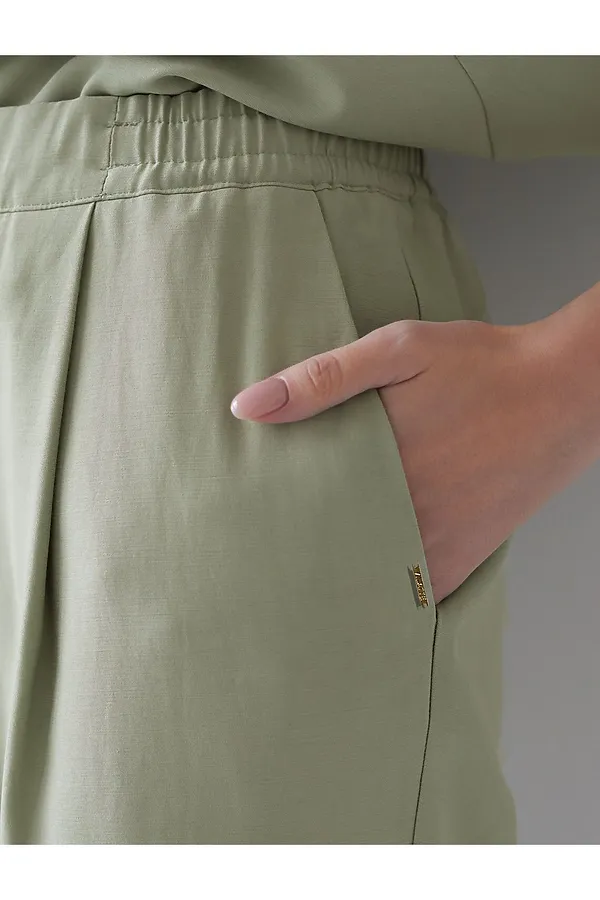 Брюки бананы с поясом на резинке из плотного лиоцелла VILATTE, зеленый чай - фото 2