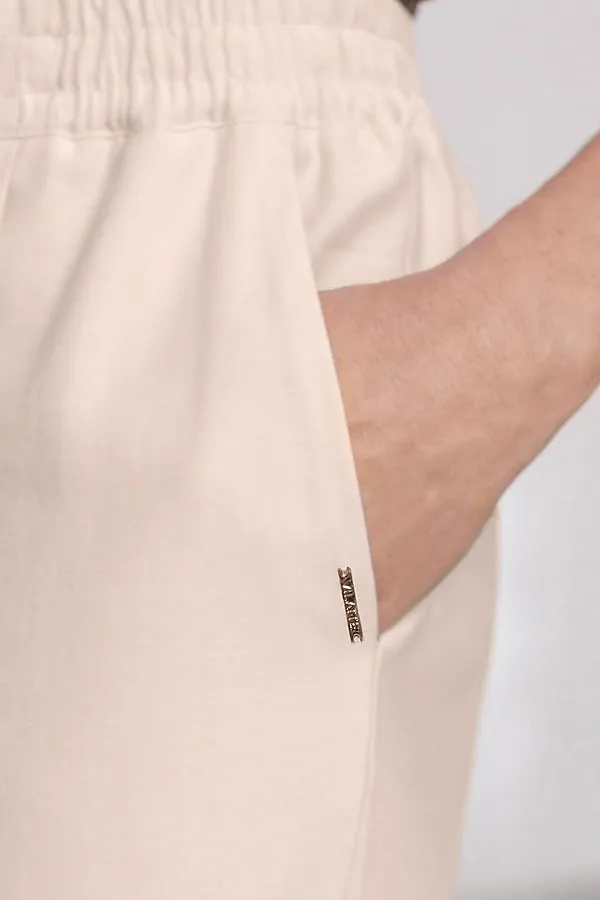 Брюки бананы с поясом на резинке из плотного лиоцелла VILATTE, кокосово-молочный - фото 2