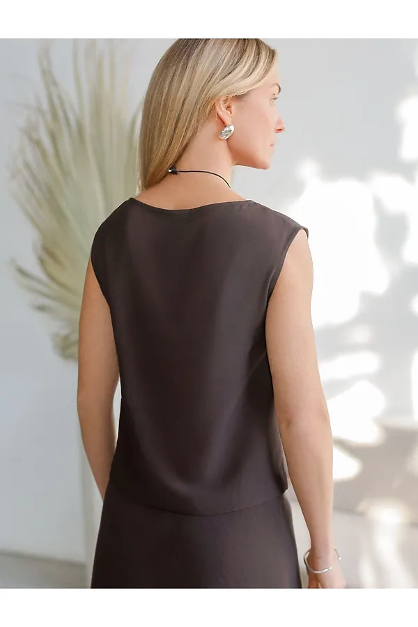 Топ c вырезом лодочка из плотного лиоцелла VILATTE, кофейный - фото 2