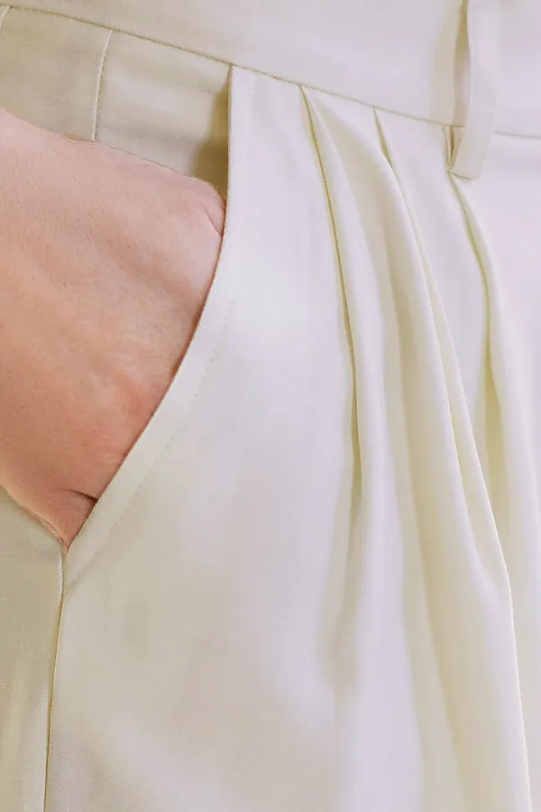 Брюки палаццо с защипами из плотного лиоцелла VILATTE, натуральный белый - фото 2