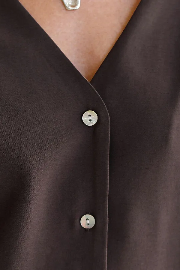 Укороченная блузка с V вырезом из плотного лиоцелла VILATTE, кофейный - фото 2