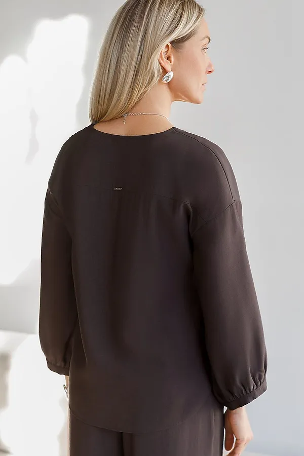 Укороченная блузка с V вырезом из плотного лиоцелла VILATTE, кофейный - фото 2