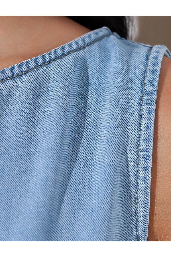 Топ с вырезом лодочка и асимметричным разрезом на спине из джинсового лиоцелла VILATTE, светло-голубой - фото 2