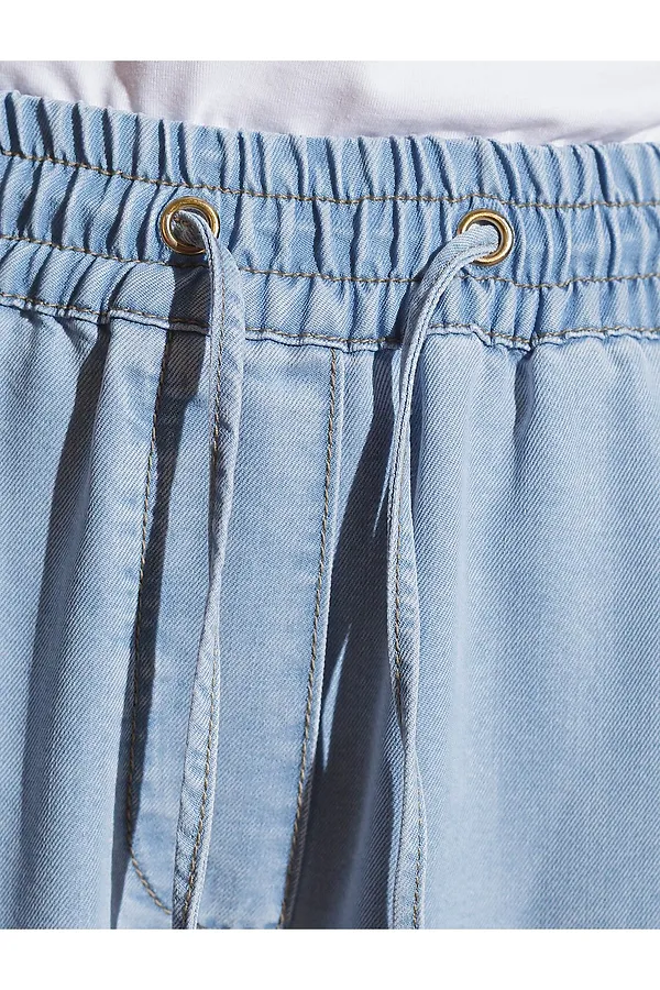 Брюки бананы с поясом на резинке из джинсового лиоцелла VILATTE, светло-голубой - фото 2
