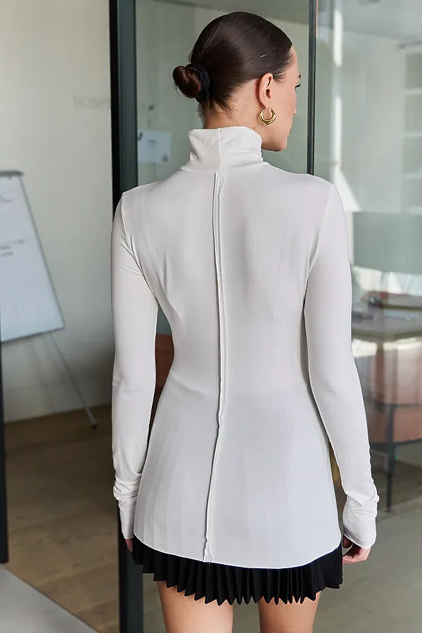 Водолазка облегающая с необработанными швами НАТАЛИ, молочный - фото 2