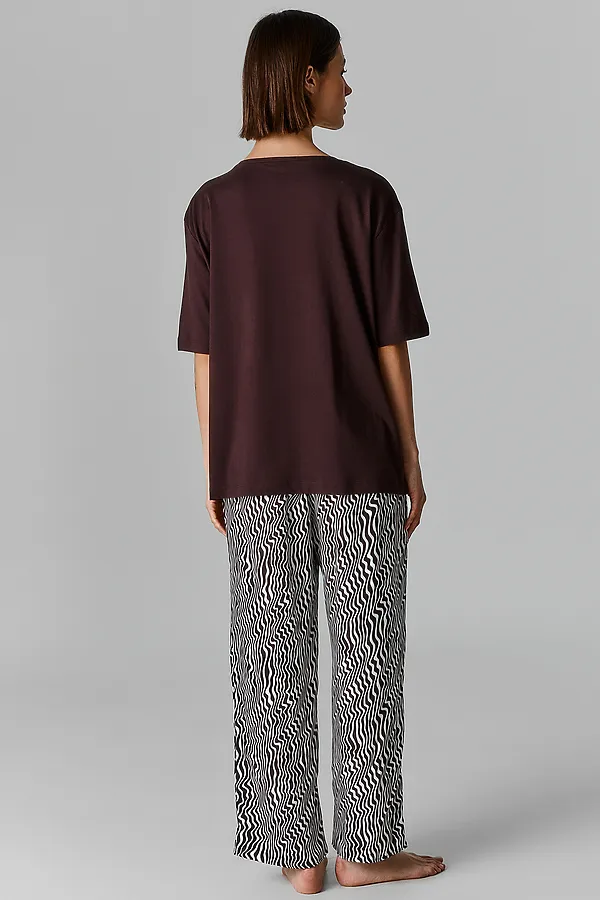 Комплект женский (футболка, бриджи) MARK FORMELLE, коричневый +коричневые волны - фото 2