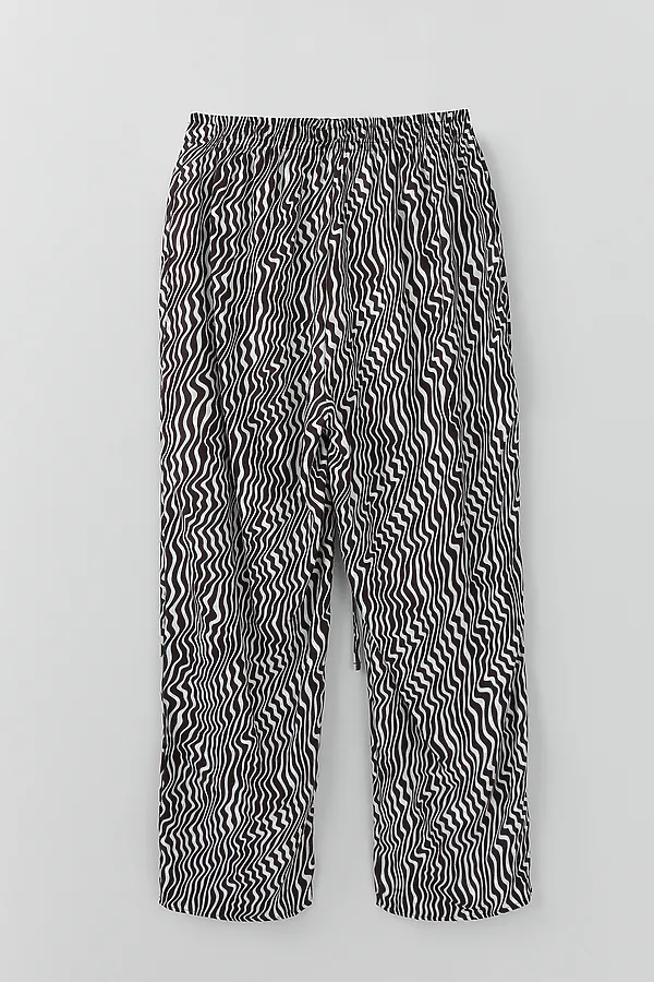 Комплект женский (футболка, бриджи) MARK FORMELLE, коричневый +коричневые волны - фото 2