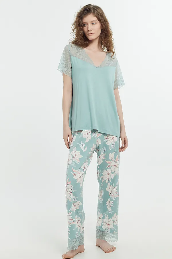 Пижама MARK FORMELLE, шалфей +акварельные цветы на шалфее - фото 2