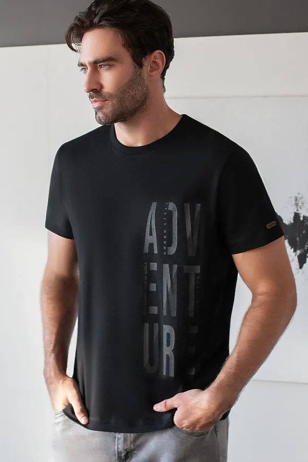 Футболка базовая полуприлегающая из премиального хлопка с принтом VILATTE, черный_adventure - фото 1