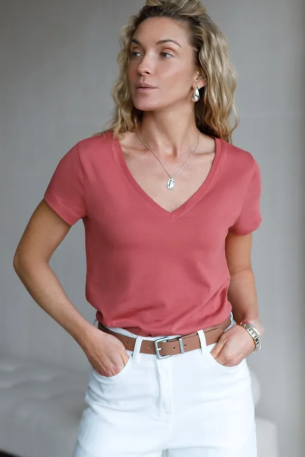 Базовая футболка из премиального хлопка с V образным вырезом VILATTE, т.коралл - фото 1