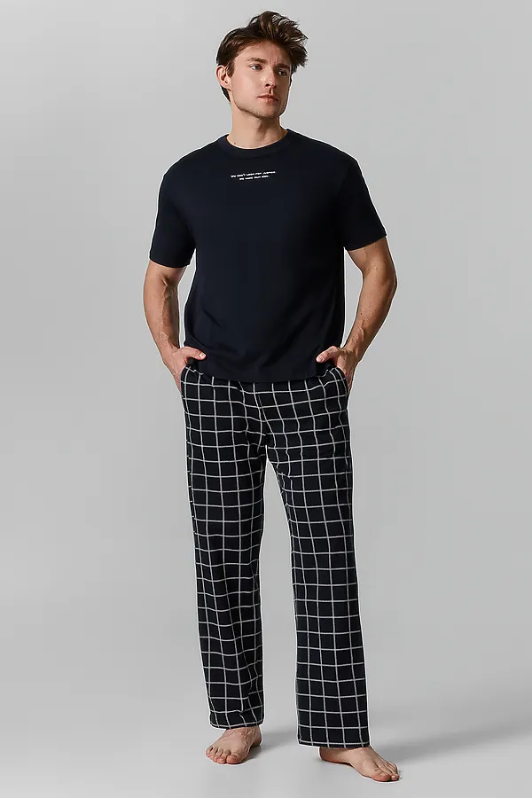 Комплект мужской (футболка, брюки) MARK FORMELLE, черный +клетка на черном - фото 1