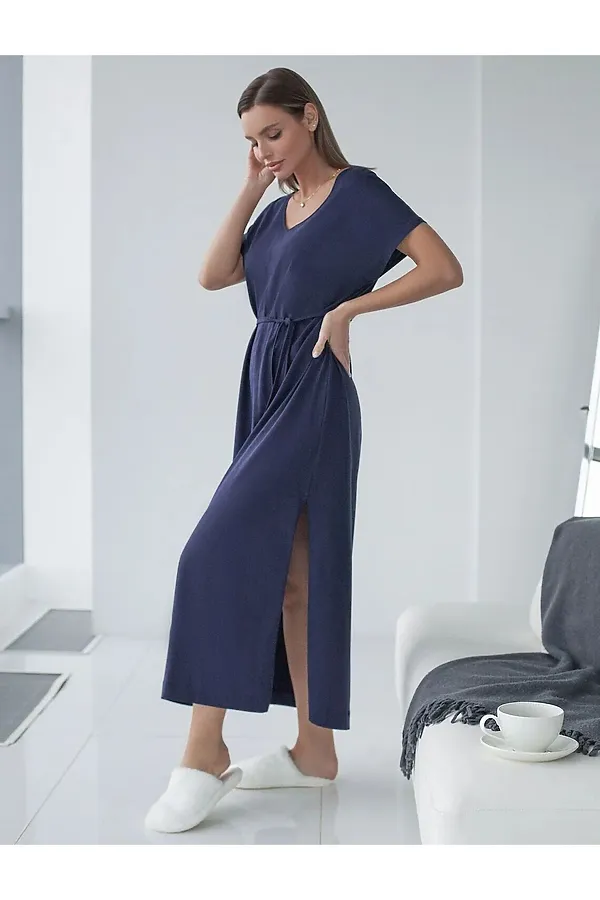 Платье свободное с V-вырезом из 100% хлопка с поясом и разрезом VILATTE, т.синий - фото 1
