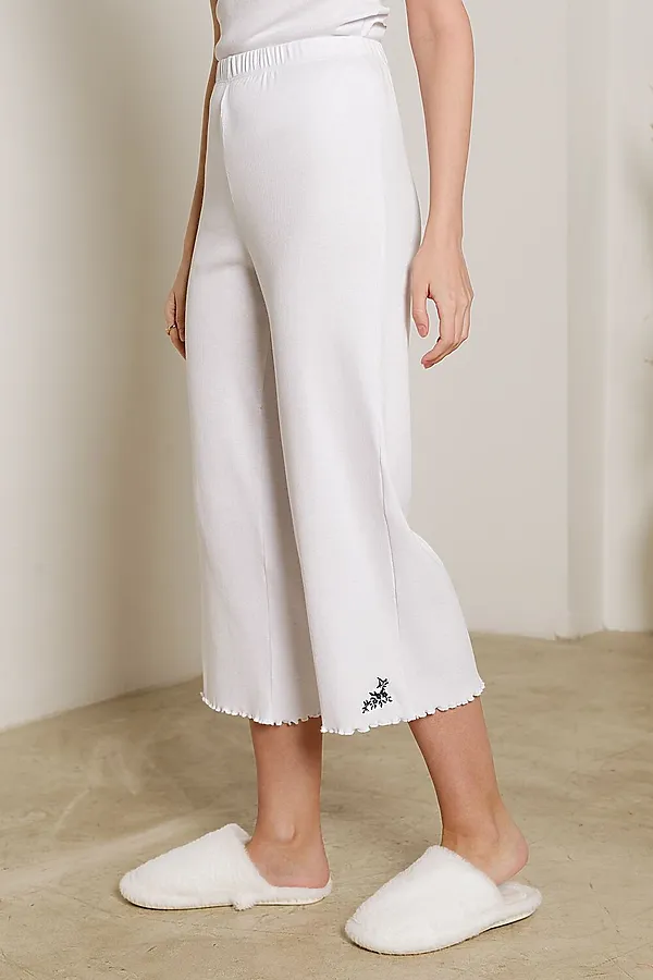 Прямые брюки с поясом на резинке из фактурного трикотажа в рубчик VILATTE, белый - фото 1