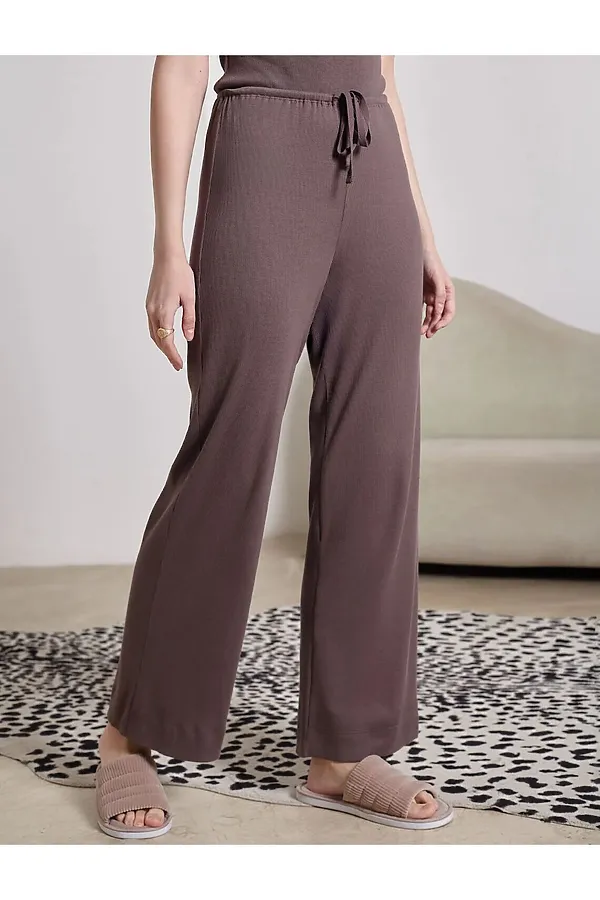 Прямые брюки с поясом на резинке из фактурного трикотажа в рубчик VILATTE, кофе - фото 1