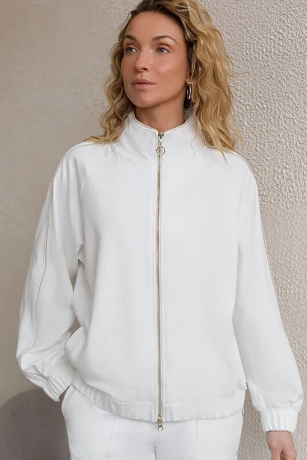 Свободный бомбер с лампасами на молнии из петельчатого футера двухнитки с эластаном VILATTE, белый - фото 1