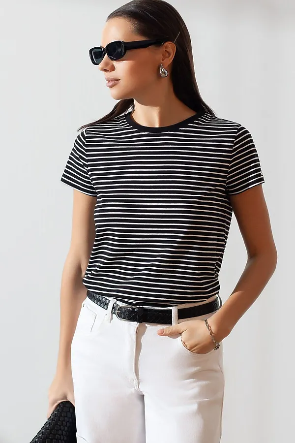 Базовая футболка в полоску полуприлегающая из премиального хлопка с эластаном VILATTE, черный-белый - фото 1