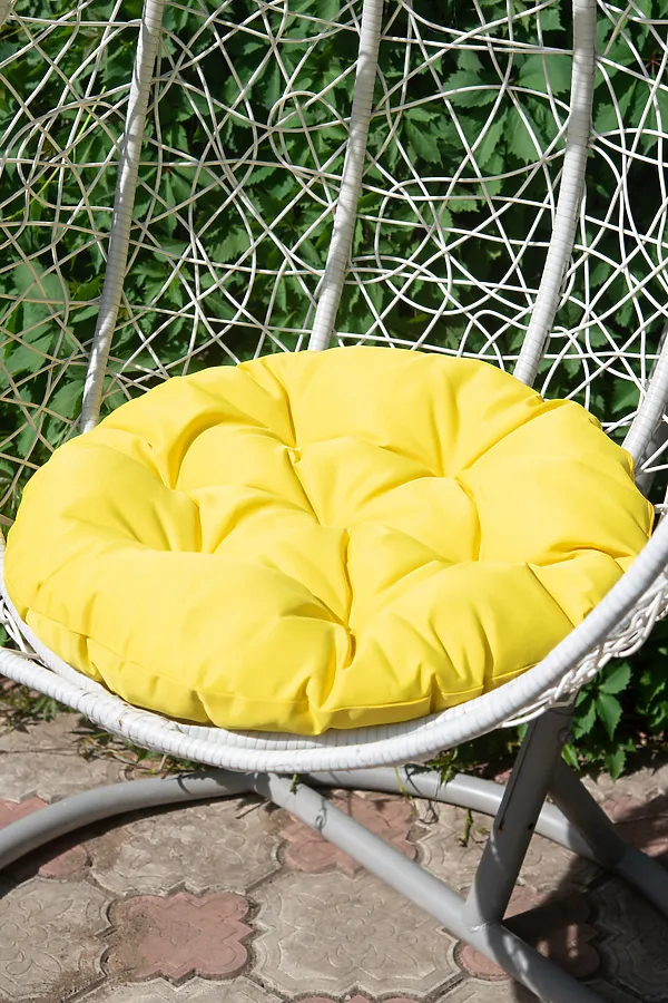 Подушка декоративная круглая на кресло 60 см, Грета(20%хл, 80%п/э), файбер, пакет с пл ручкой, ВО НАТАЛИ, желтый - фото 1