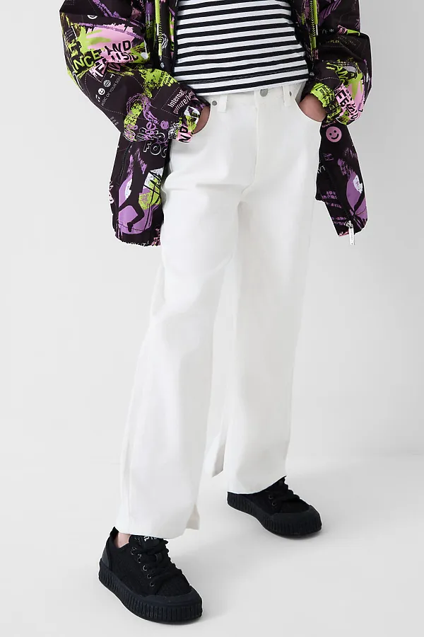 Брюки текстильные джинсовые для девочек PLAYTODAY, белый - фото 1