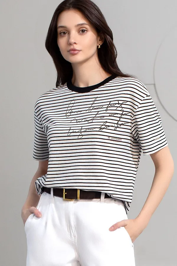 Свободная футболка в черно-белую полоску с принтом из премиального хлопка с эластаном VILATTE, белый-черный_be different - фото 1