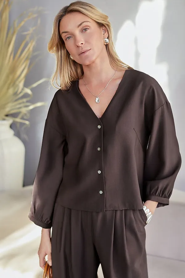 Укороченная блузка с V вырезом из плотного лиоцелла VILATTE, кофейный - фото 1