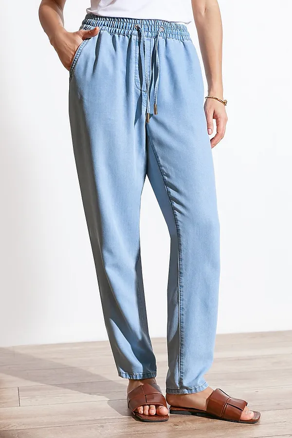 Брюки бананы с поясом на резинке из джинсового лиоцелла VILATTE, светло-голубой - фото 1