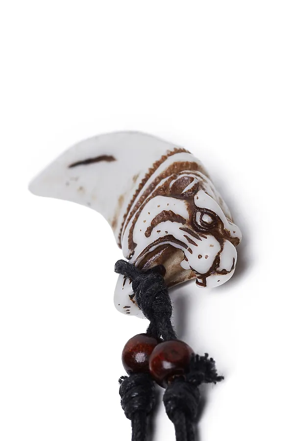 Кулон на шнурке Величие и сила Nothing But Love, белый - фото 1